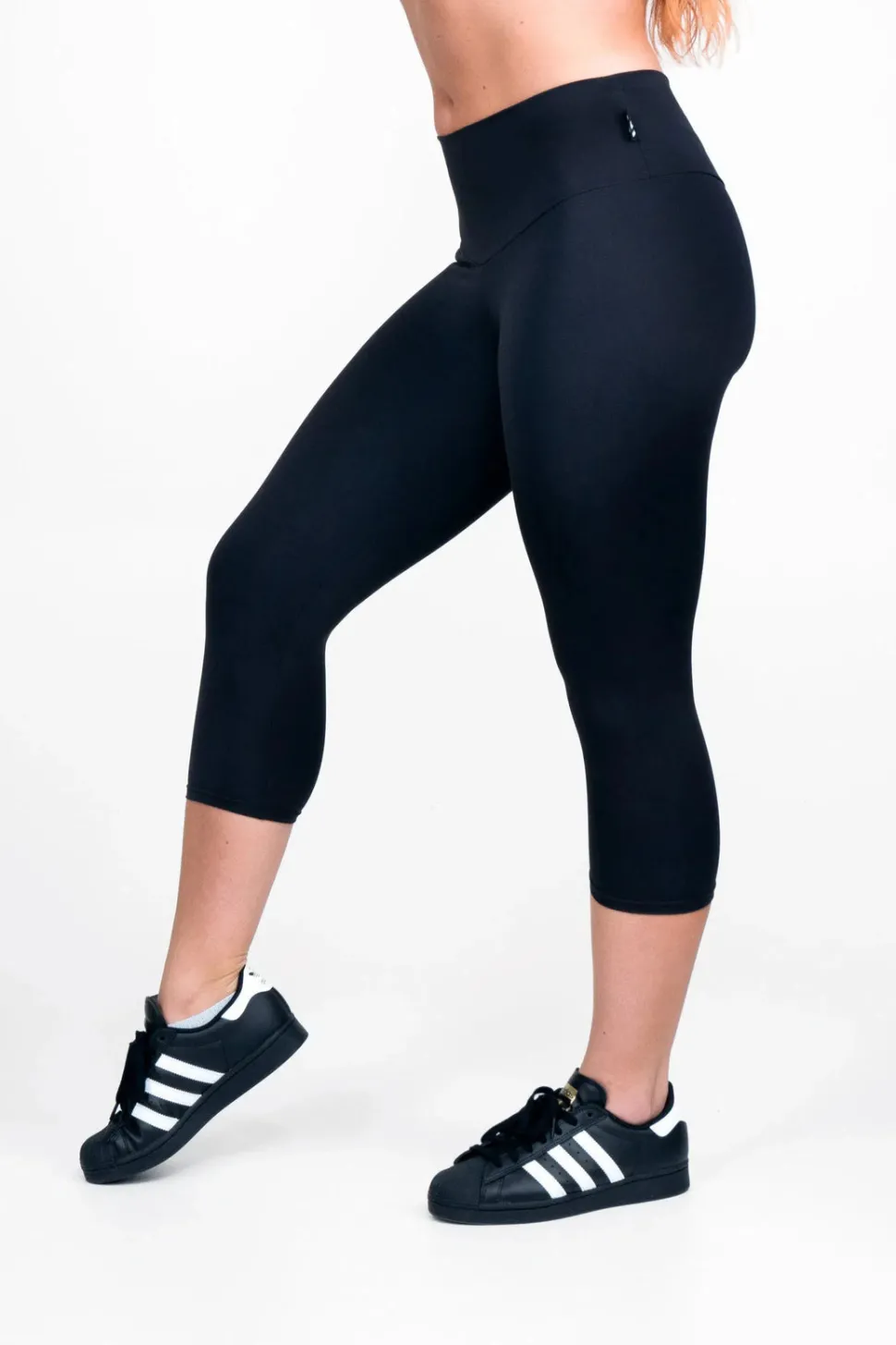 Black Body Contouring - High Waisted Capri Leggings