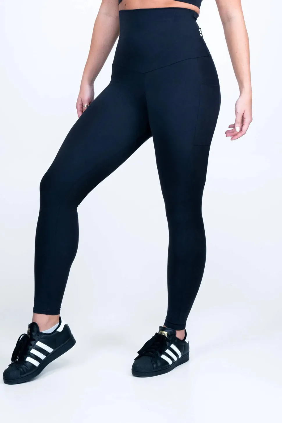 Black Body Contouring - Panel Pocket Extra High Waisted Leggings