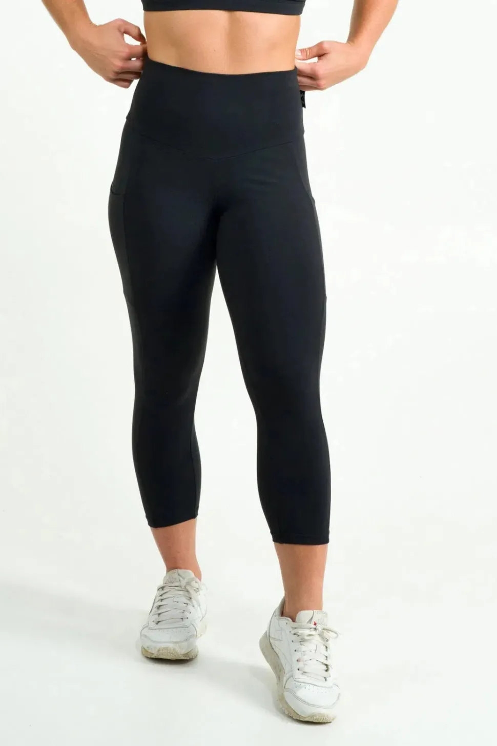 Black Body Contouring - Panel Pocket High Waisted Capri Leggings
