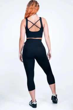 Black Body Contouring - Panel Pocket Extra High Waisted Capri Leggings