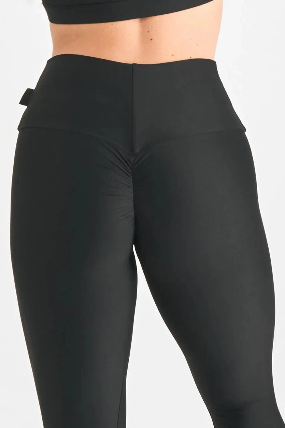 Black Performance - Booty Scrunch High Waisted Capri Leggings