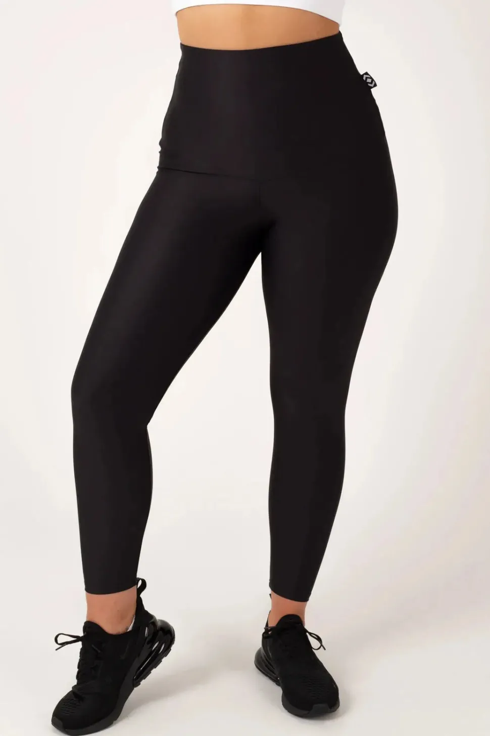 Black Performance - Extra High Waisted 7/8 Leggings