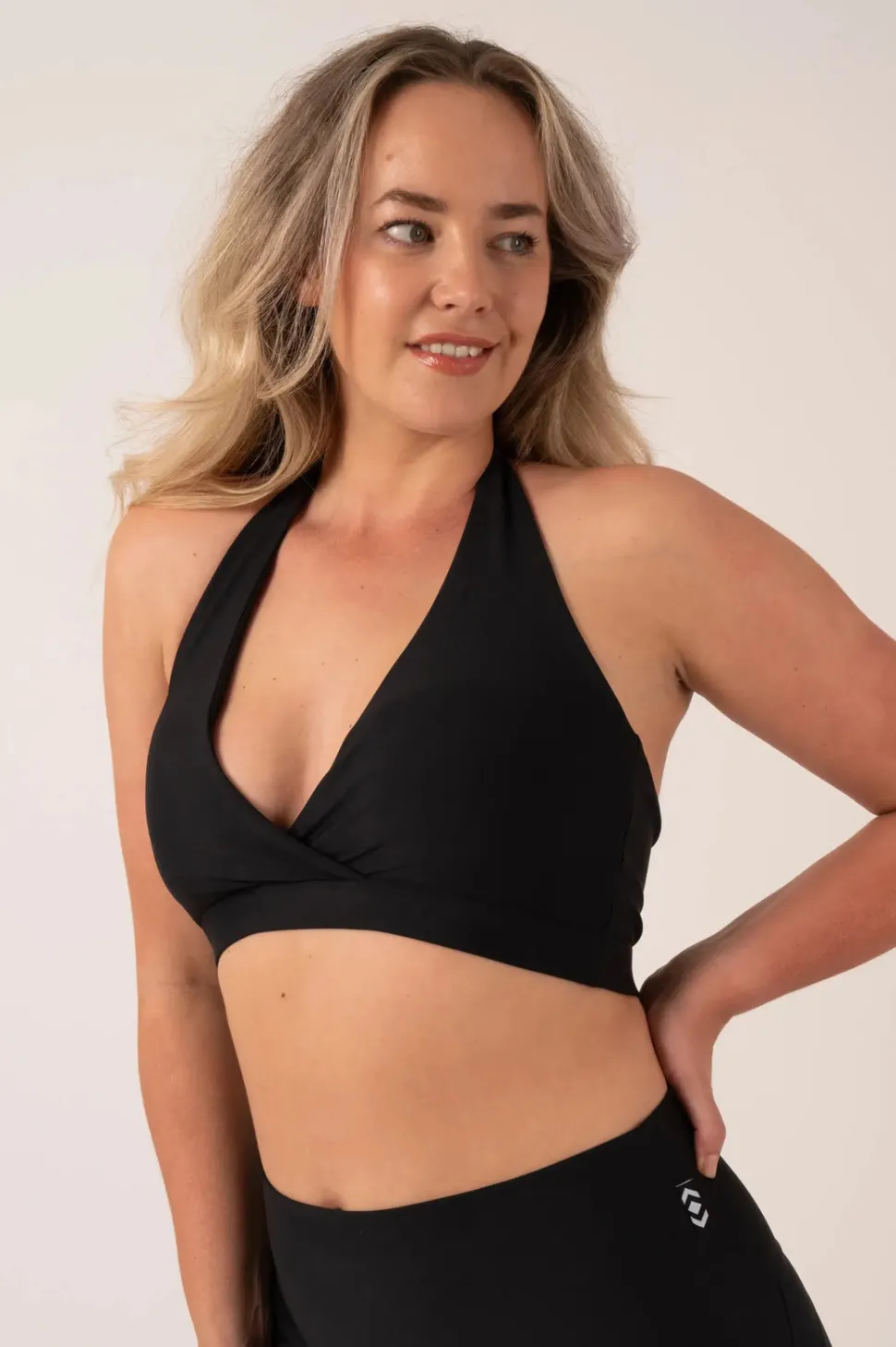 Black Performance - Halter Crop