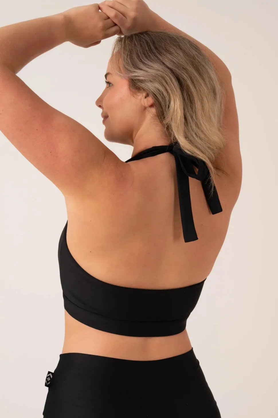 Black Performance - Halter Crop
