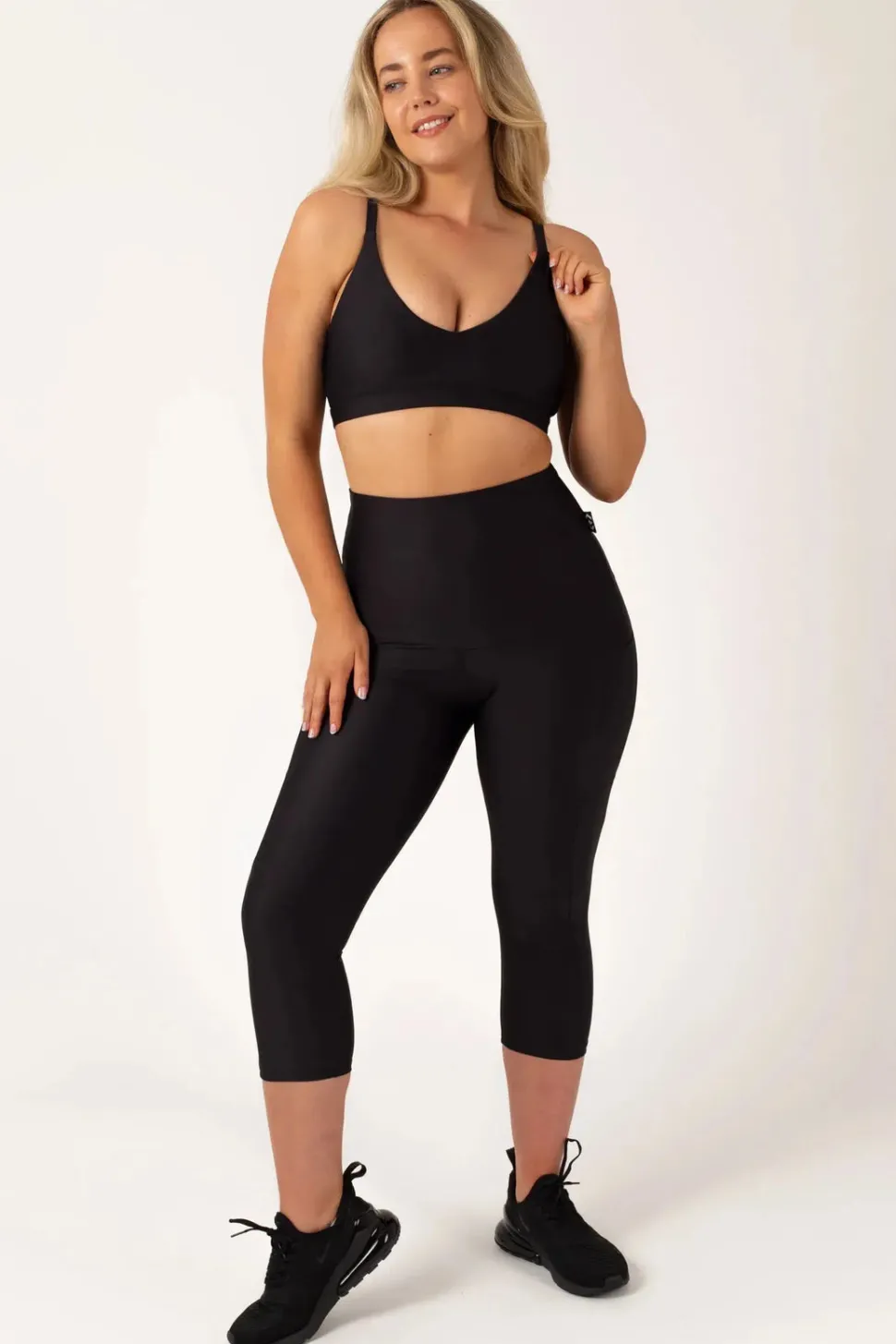 Black Performance - Panel Pocket Extra High Waisted Capri Leggings