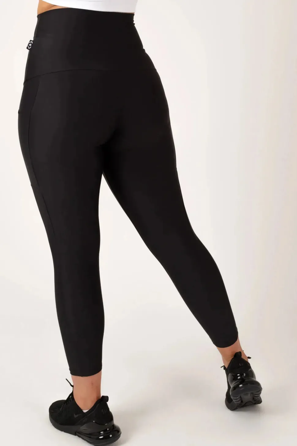 Black Performance - Panel Pocket Extra High Waisted 7/8 Leggings