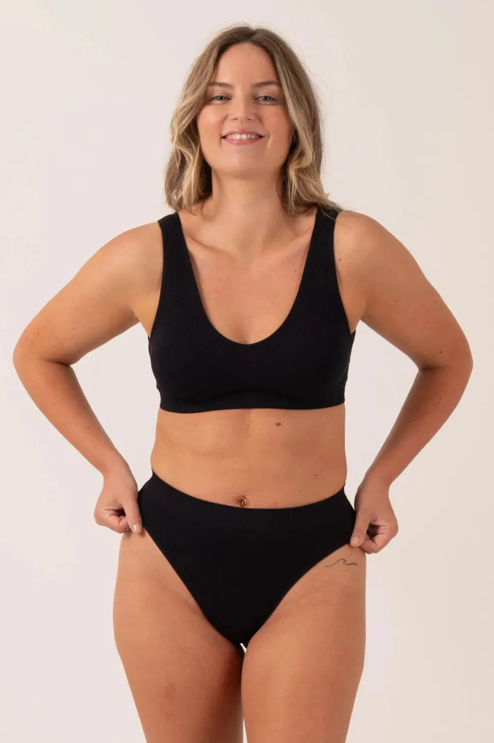 Black Rib Seam Free - High Waist Bikini Briefs