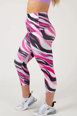 Catwalk Performance - Extra High Waisted Capri Leggings