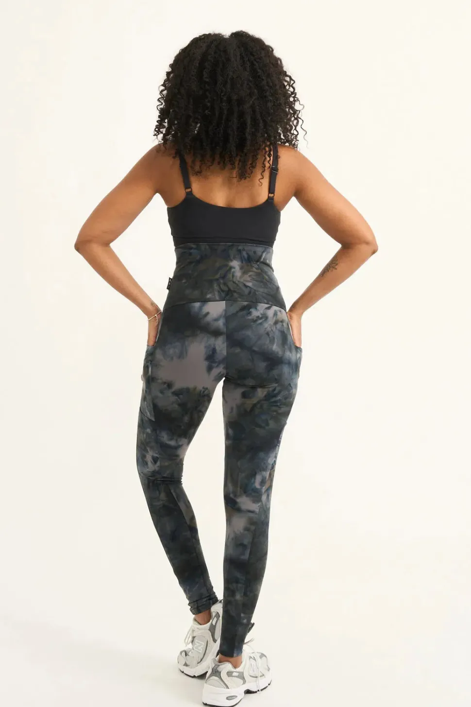 Dark and Moody Tie Dye Body Contouring - Panel Pocket Extra High Waisted Leggings