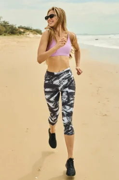 Destruction Performance - High Waisted Capri Leggings