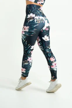 Exotic At Heart Performance - Extra High Waisted 7/8 Leggings