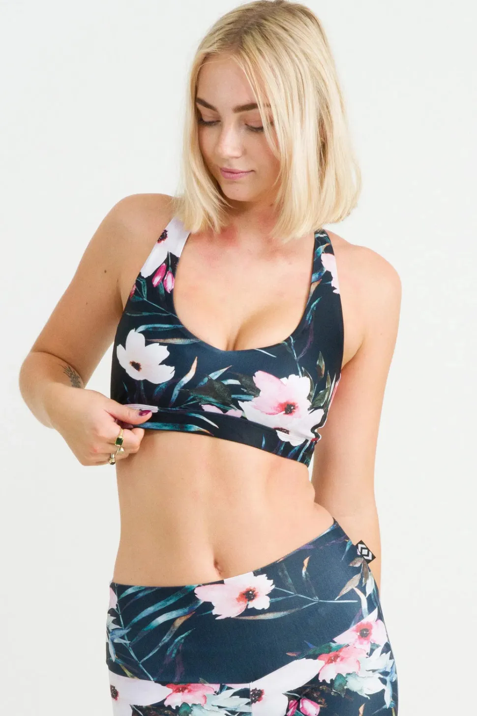 Exotic At Heart Performance - Deep V Crop