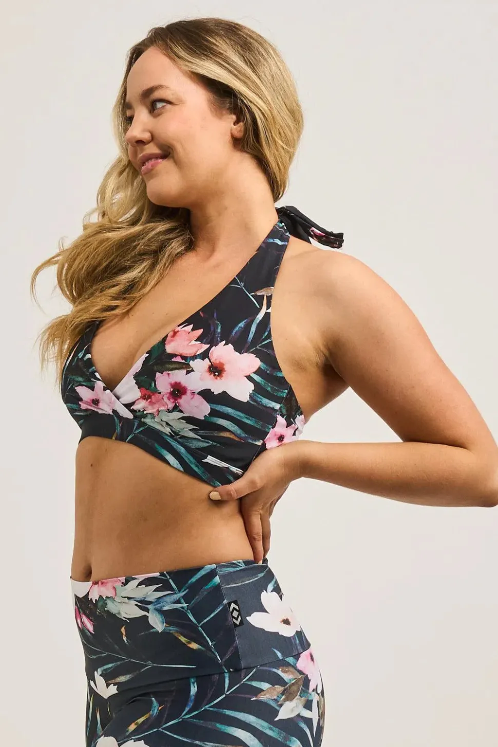 Exotic At Heart Performance - Halter Crop