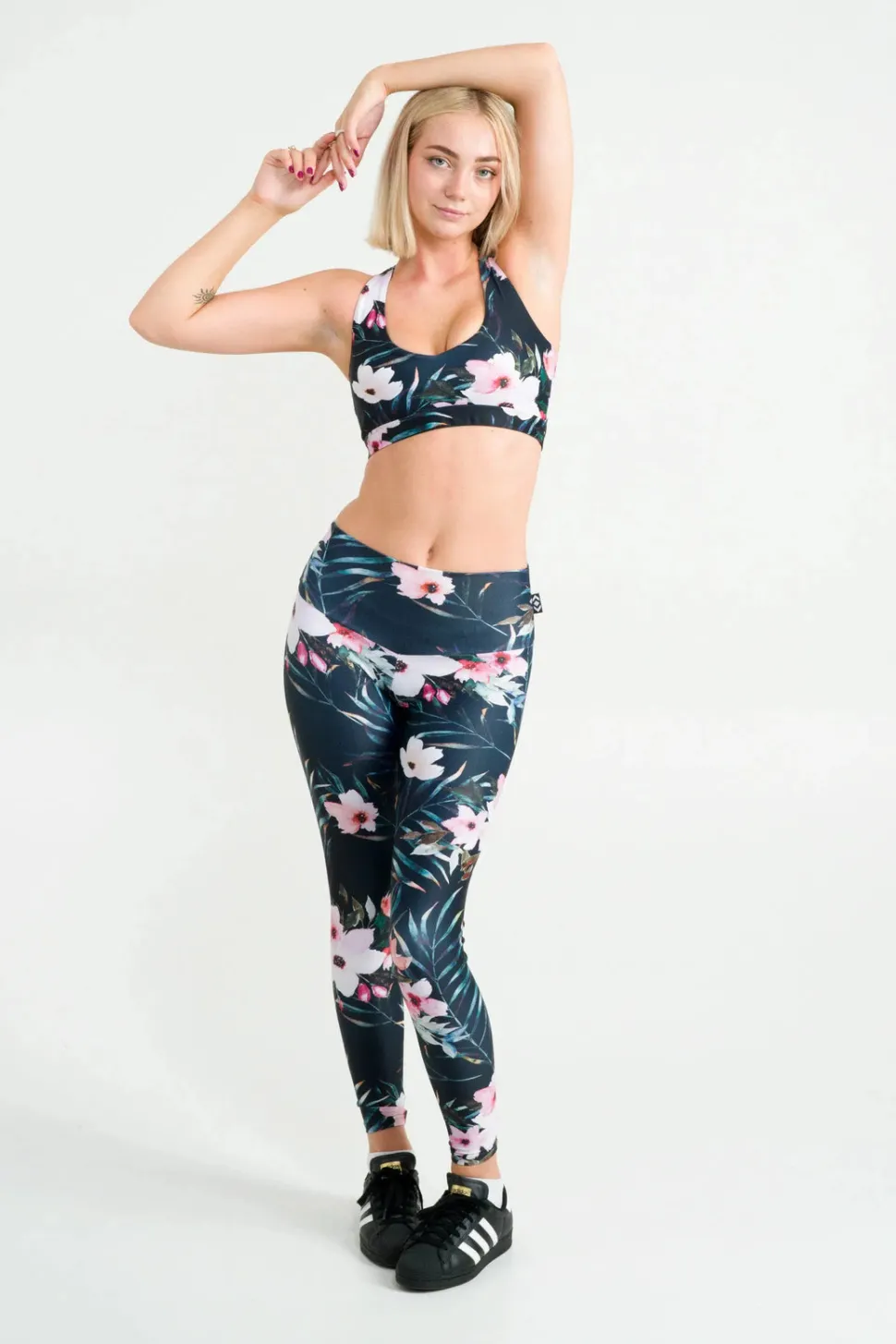 Exotic At Heart Performance - Deep V Crop