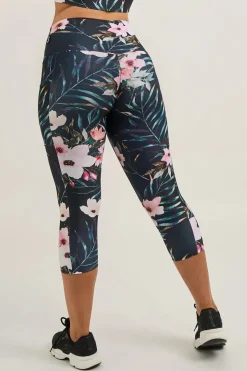 Exotic At Heart Performance - Panel Pocket High Waisted Capri Leggings