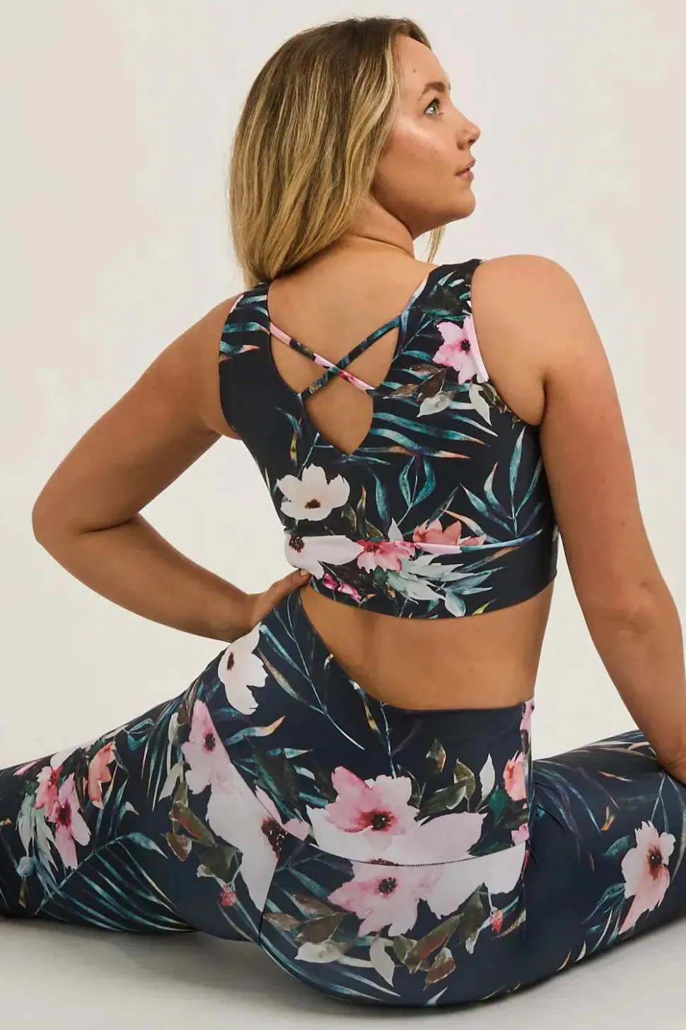 Exotic At Heart Performance - Reversible Comfort Crop Top