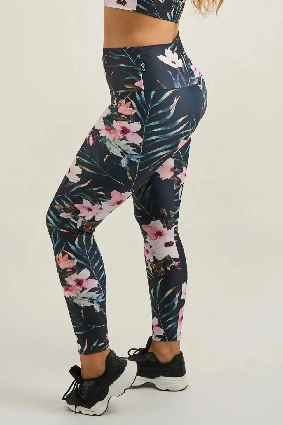 Exotic At Heart Performance - Extra High Waisted Leggings