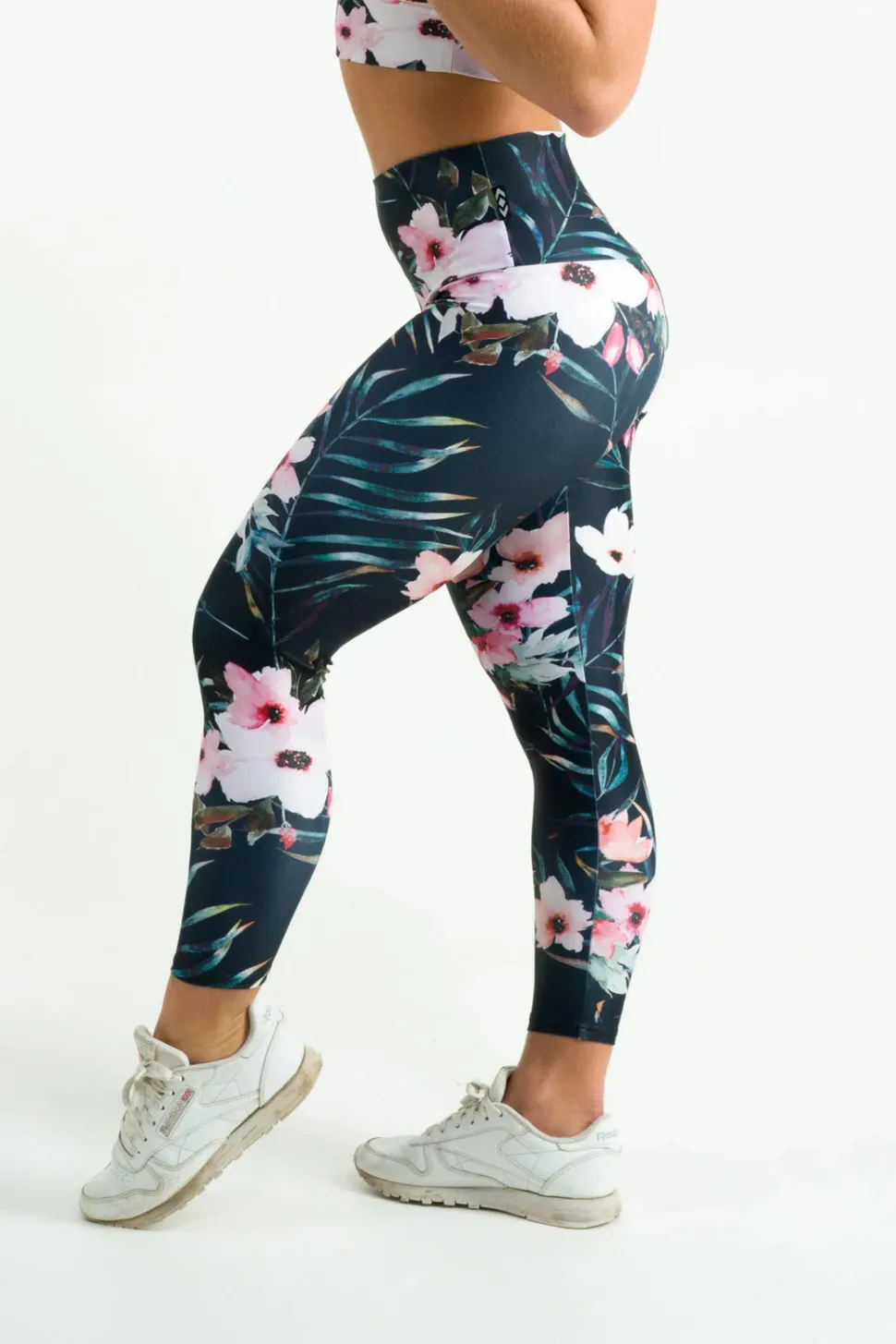 Exotic At Heart Performance - High Waisted 7/8 Leggings