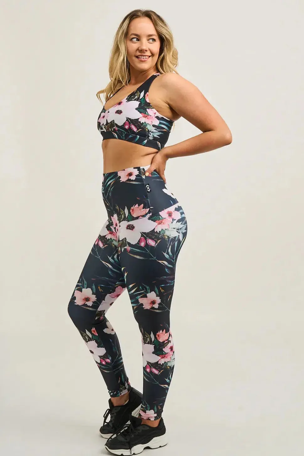 Exotic At Heart Performance - Extra High Waisted Leggings