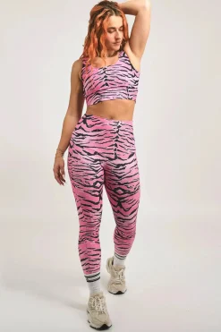 Fight Like A Tiger Pink Performance - Scoop Neck Comfort Crop Top
