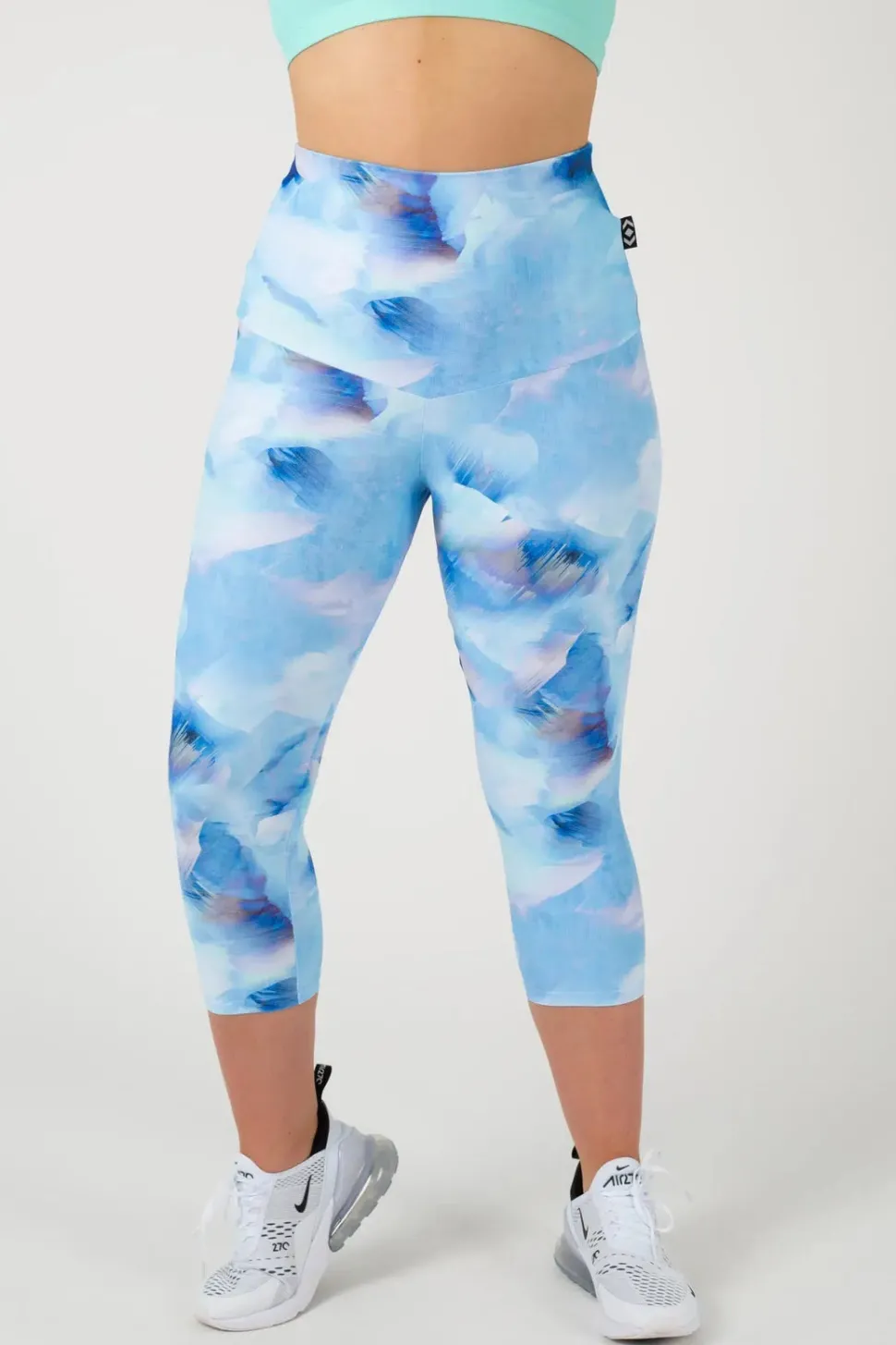 Fluid Performance - Extra High Waisted Capri Leggings