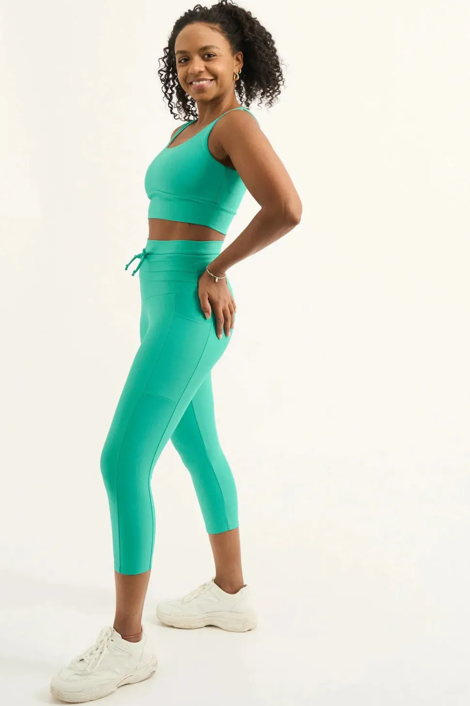 Jade Performance - Panel Pocket Drawstring Capri Leggings