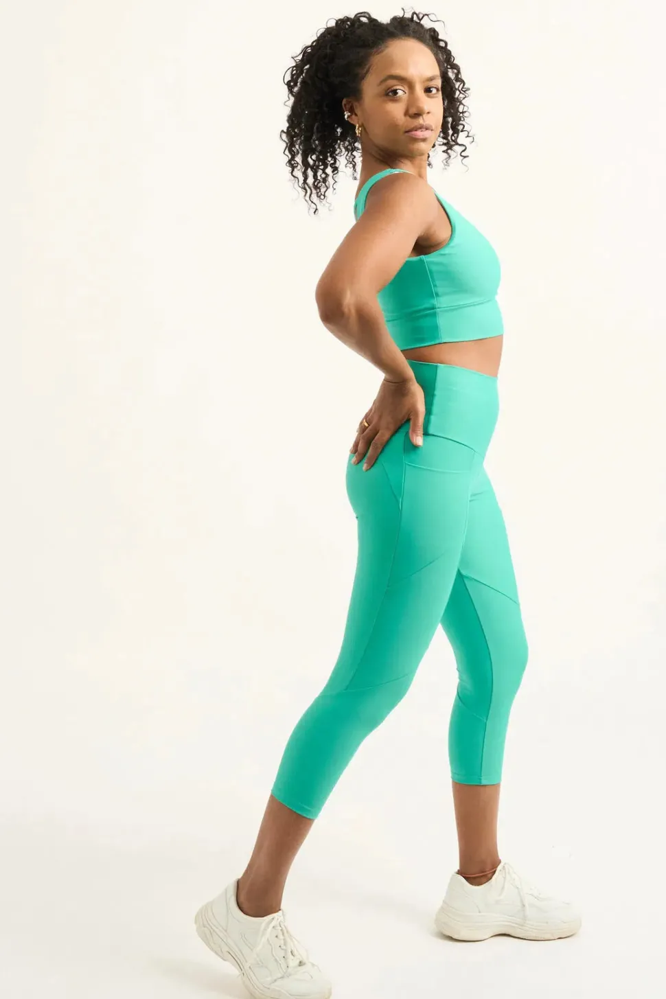 Jade Performance - Pocket Booty Shaper High Waisted Capri Leggings