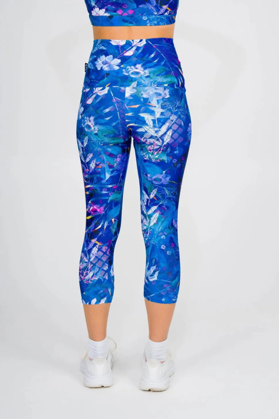 Mermaid Mafia Performance - Extra High Waisted Capri Leggings