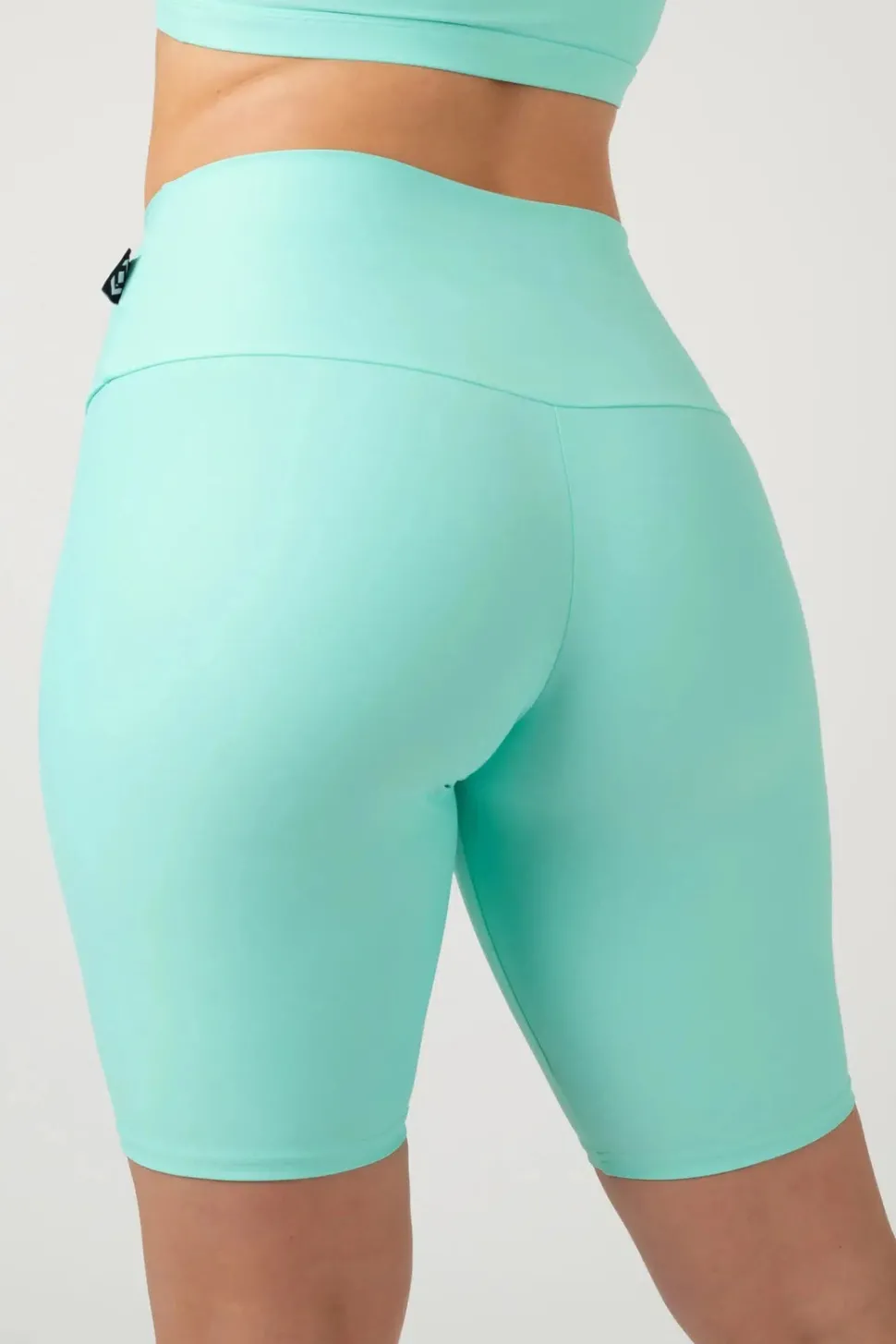 Mint Performance - High Waisted Long Shorts