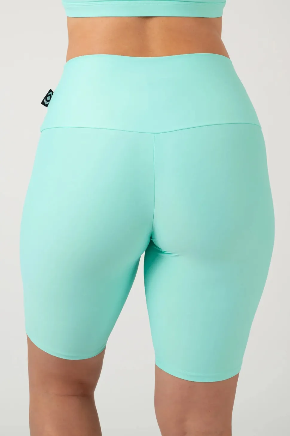 Mint Performance - High Waisted Long Shorts