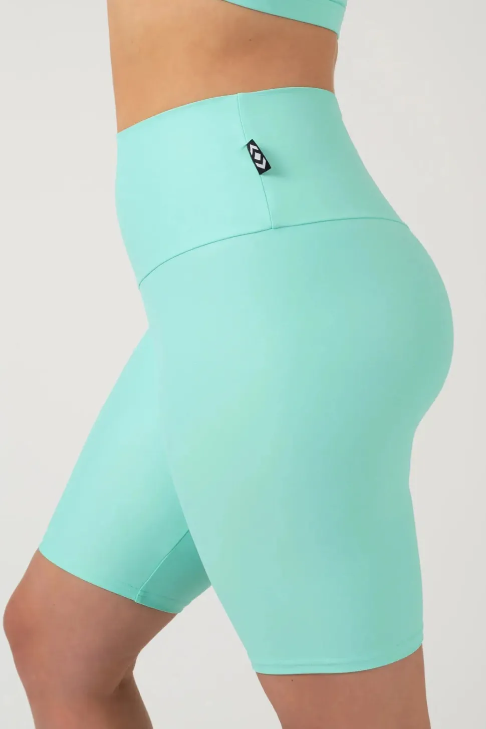 Mint Performance - High Waisted Long Shorts