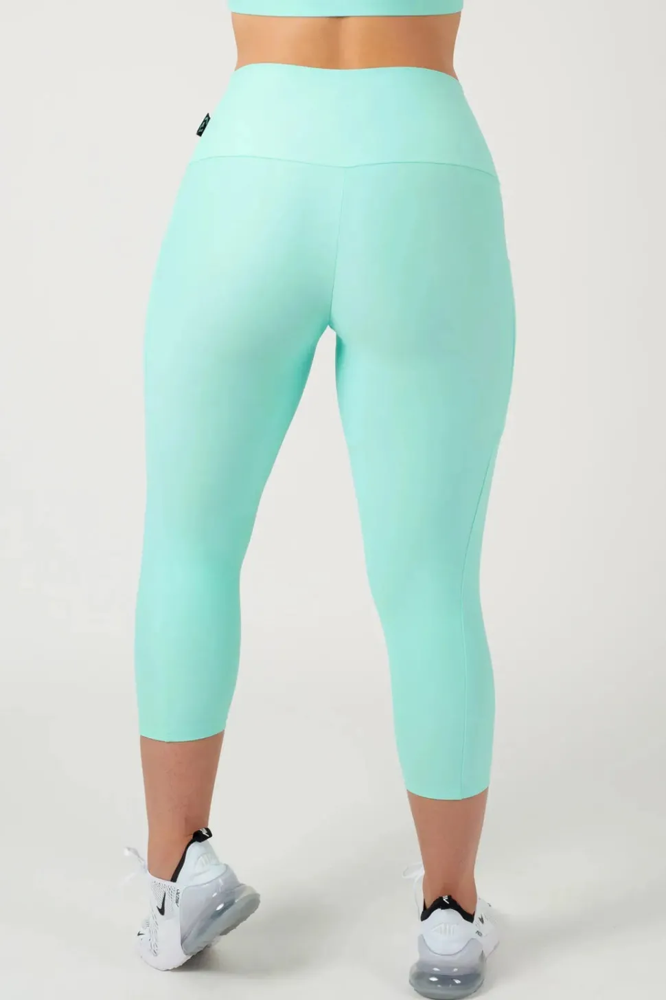 Mint Performance - Panel Pocket High Waisted Capri Leggings