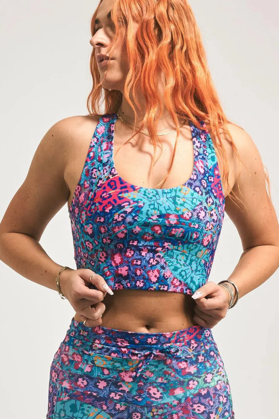 Plant One On Me Performance - T Back Comfort Crop Top