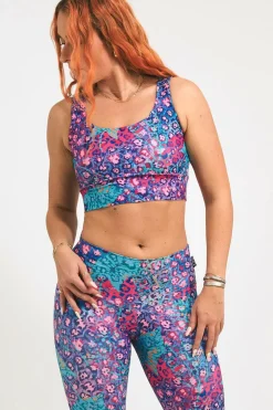 Plant One On Me Performance - Scoop Neck Comfort Crop Top