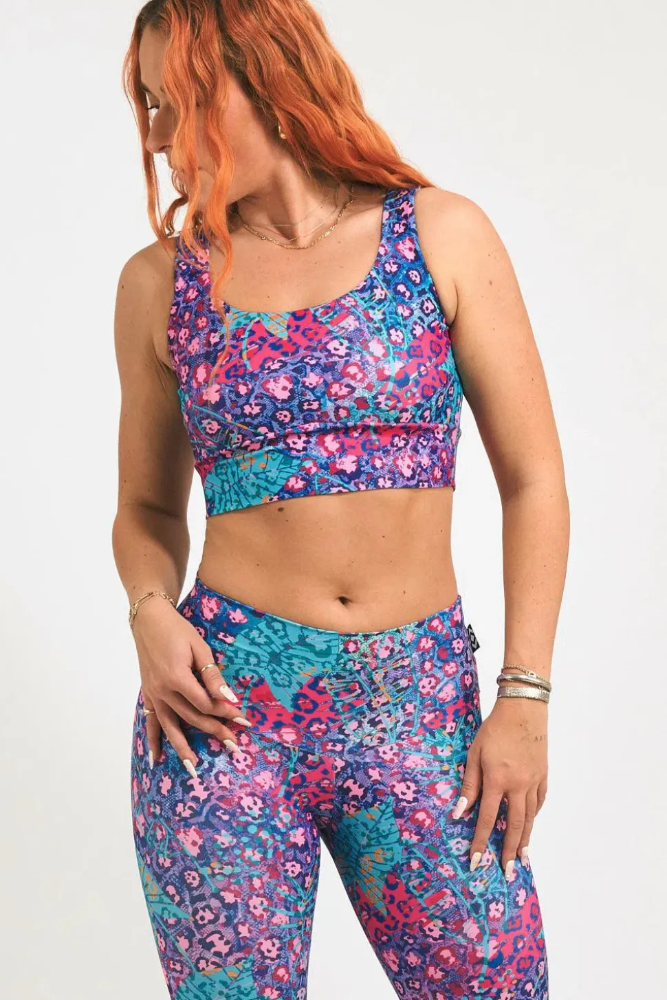 Plant One On Me Performance - Scoop Neck Comfort Crop Top
