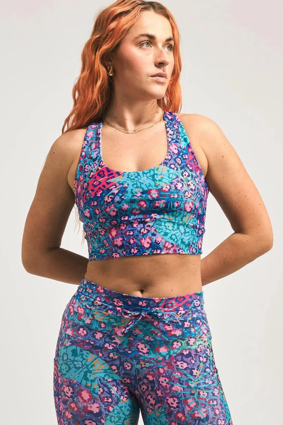 Plant One On Me Performance - T Back Comfort Crop Top