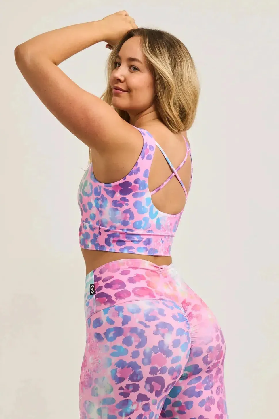 Rainbow Jag Performance - Scoop Neck Comfort Crop Top