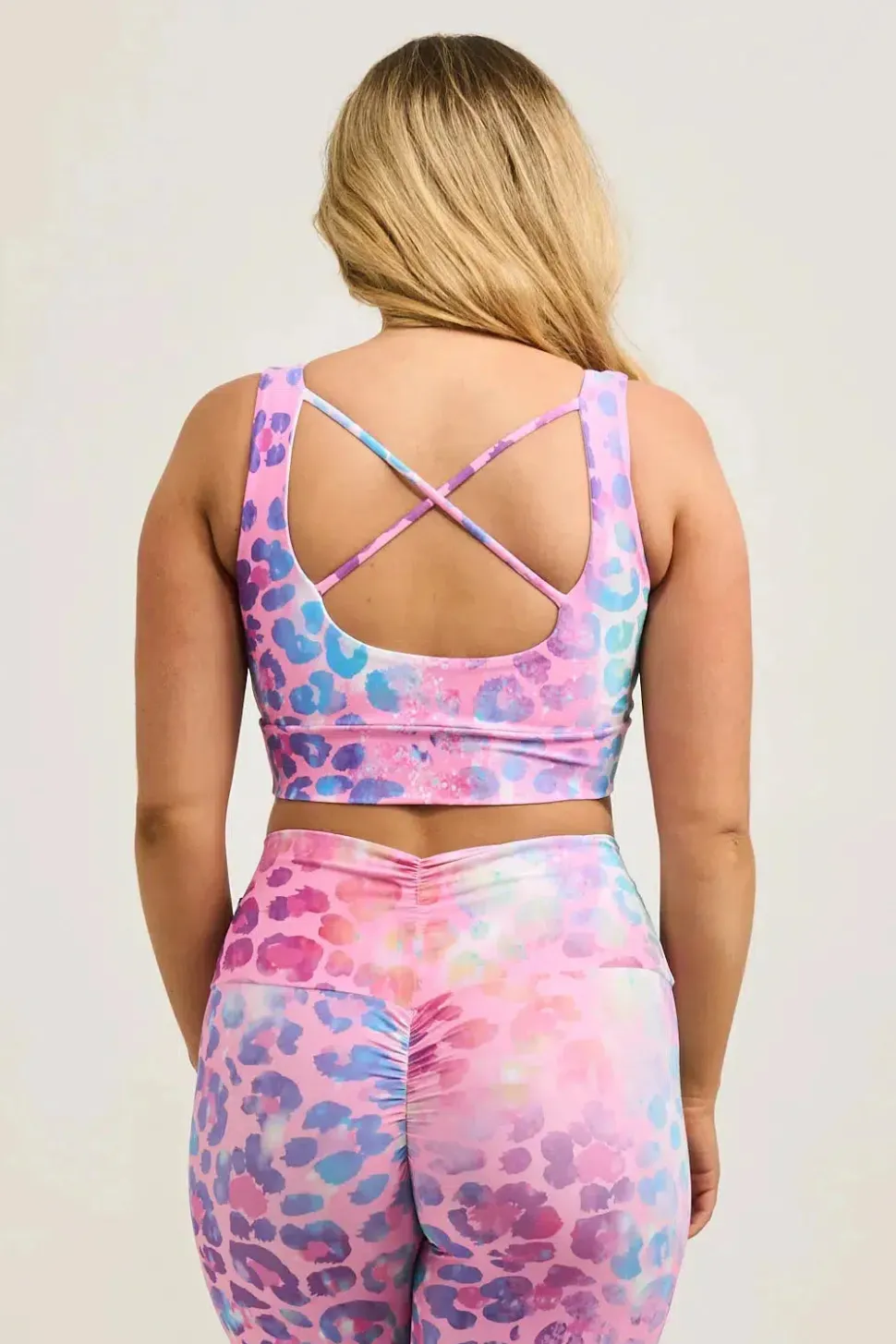 Rainbow Jag Performance - Scoop Neck Comfort Crop Top