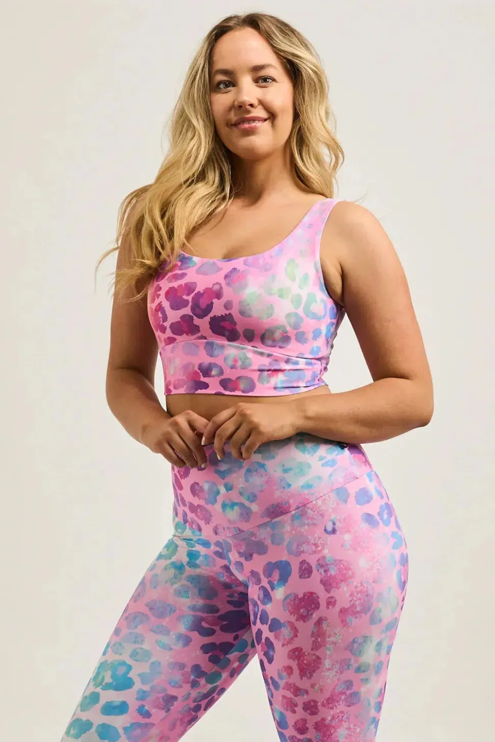 Rainbow Jag Performance - Scoop Neck Comfort Crop Top