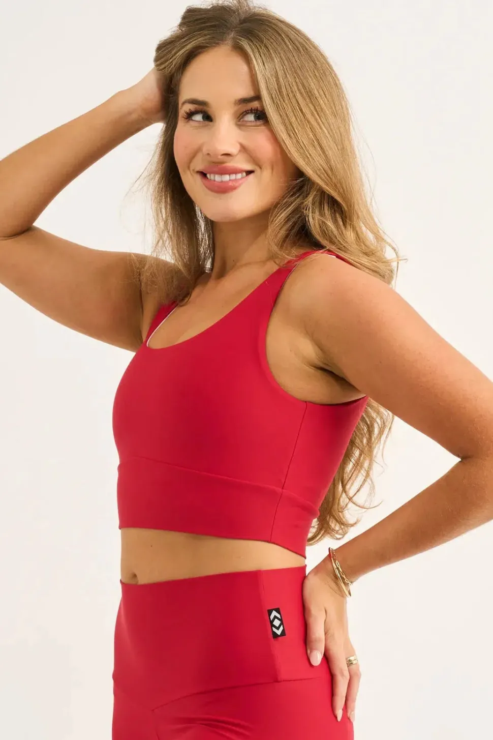 Red Performance - Scoop Neck Comfort Crop Top
