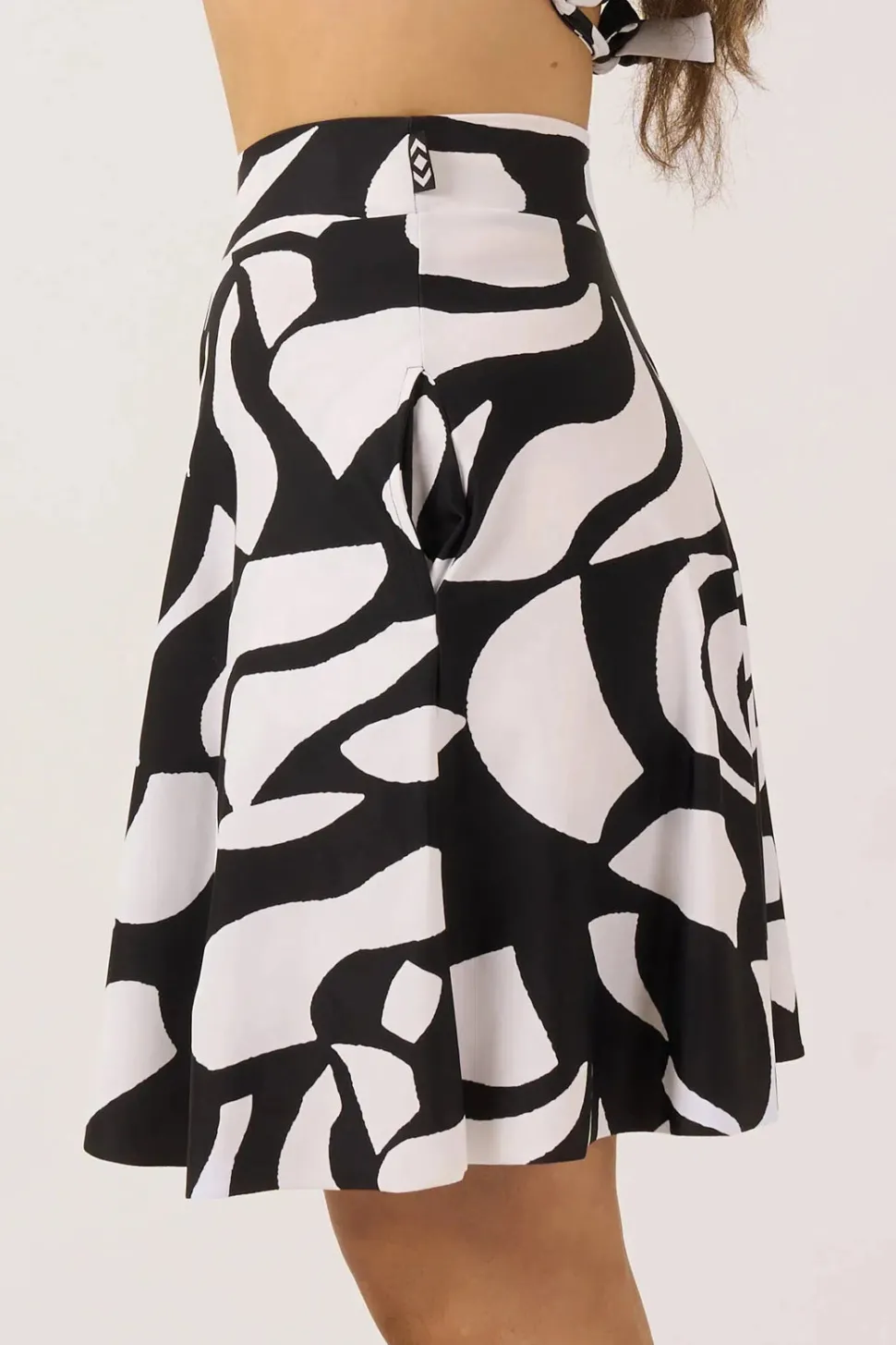 Silky Palazzo Short With Pocket - Black Geo Waves