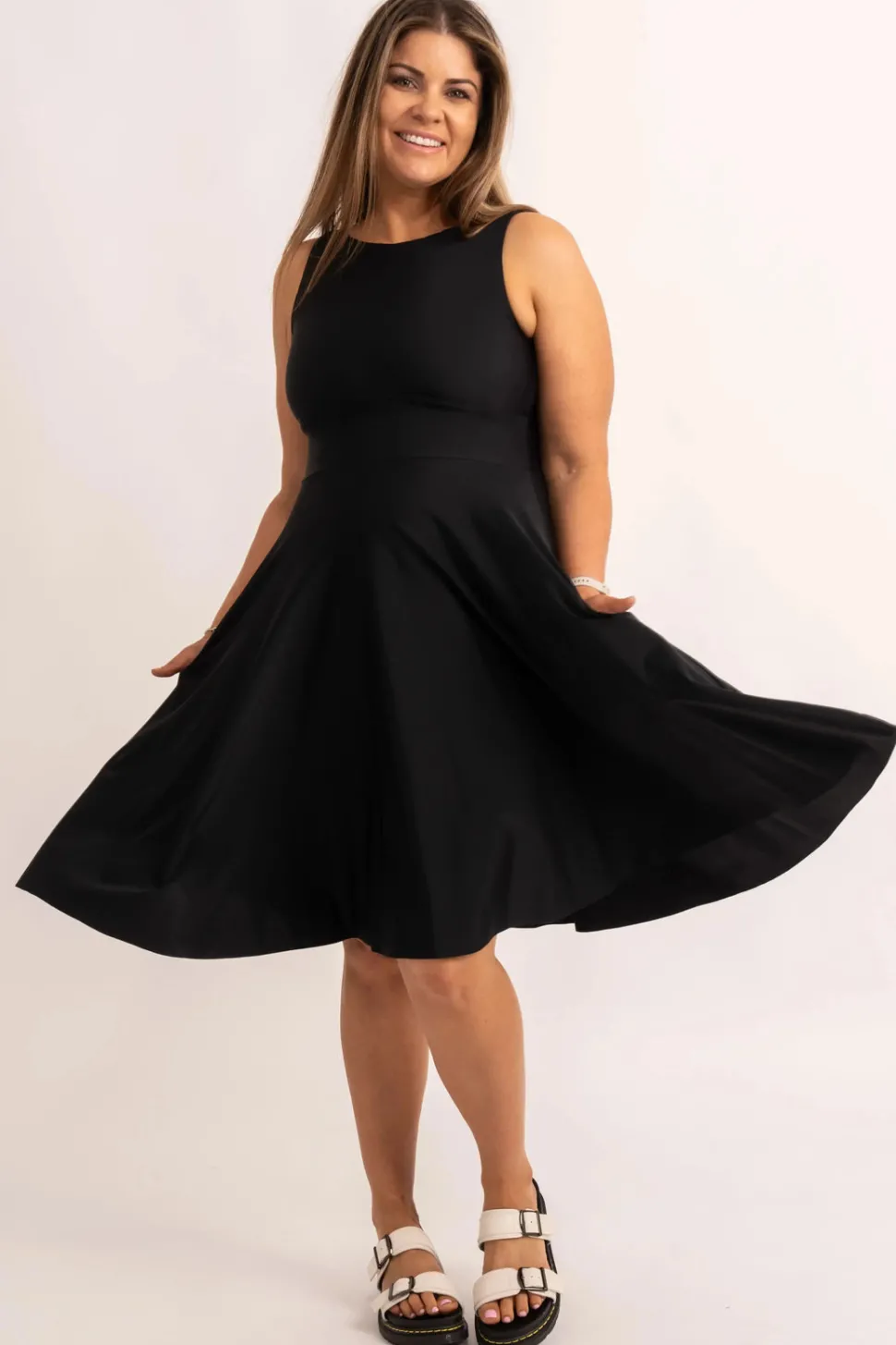 Silky Reversible Comfort Crop Midi Dress W/ Pockets - Black