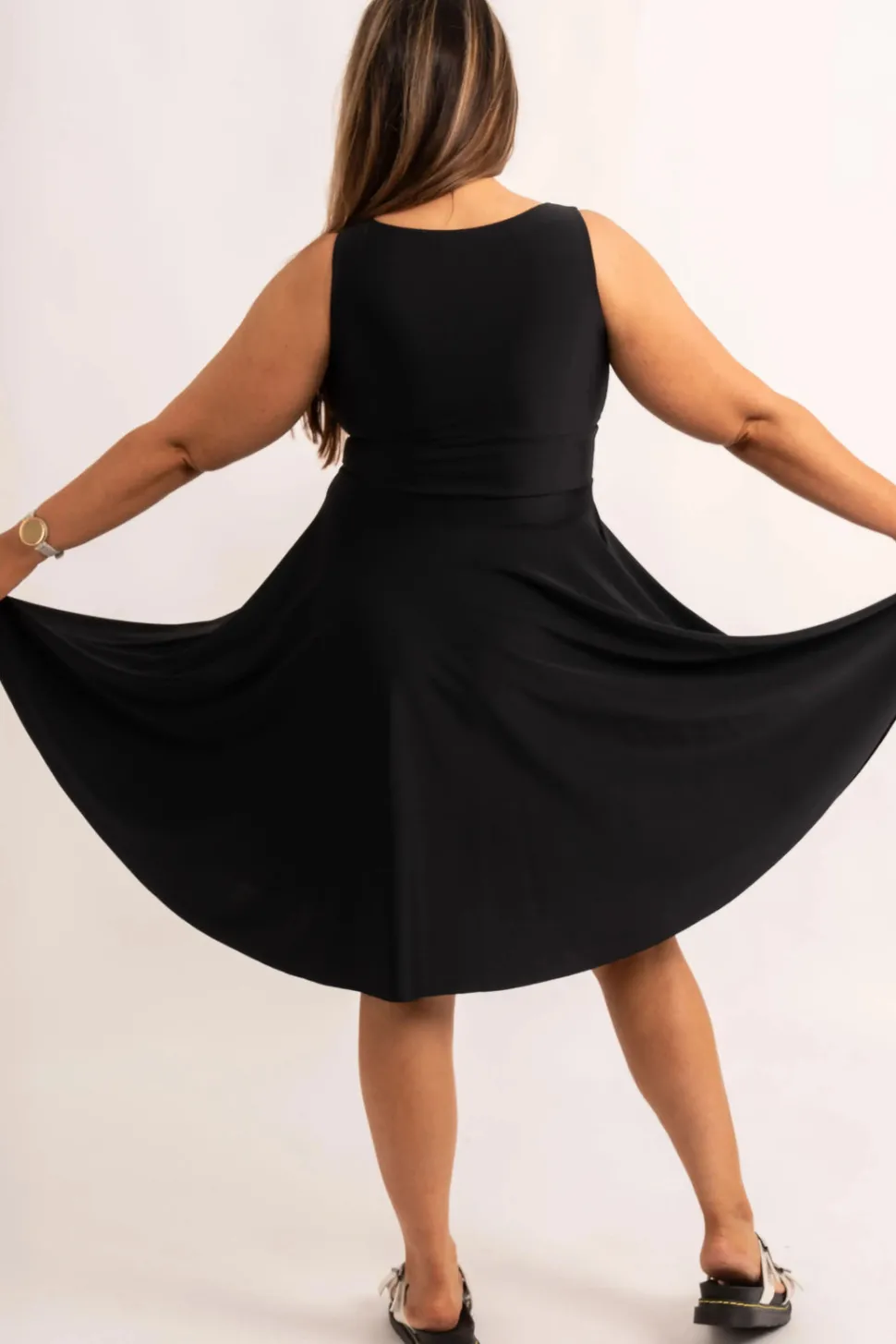 Silky Reversible Comfort Crop Midi Dress W/ Pockets - Black