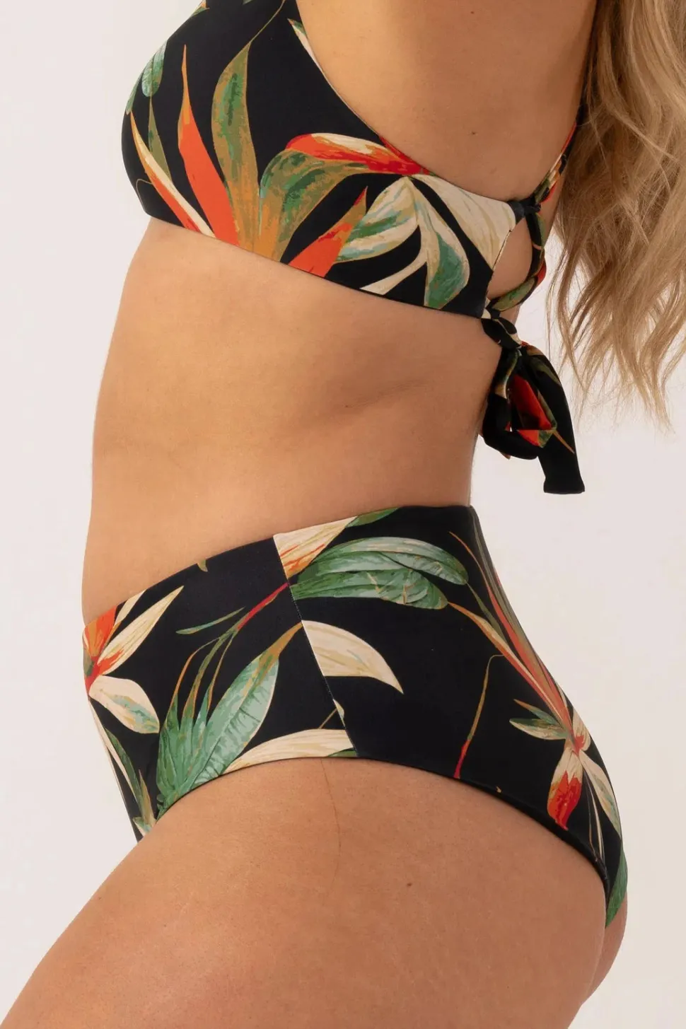 Silky Reversible High Waisted Medium Cut Bikini Bottom - Black Tropico