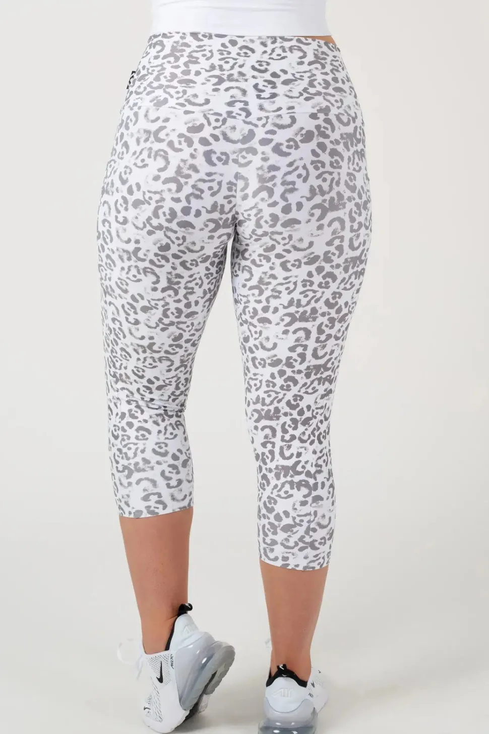 Snow Jag Performance - Panel Pocket High Waisted Capri Leggings