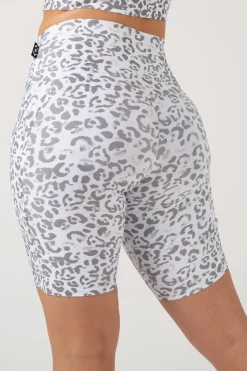 Snow Jag Performance - Panel Pocket High Waisted Long Shorts