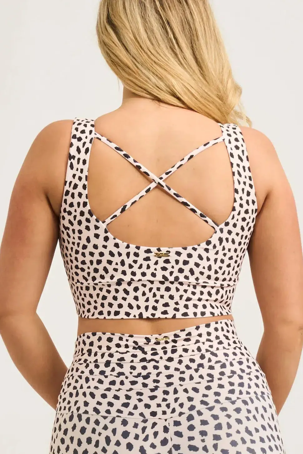 Speckle Jag Sand Performance - Luxe Scoop Neck Comfort Crop Top