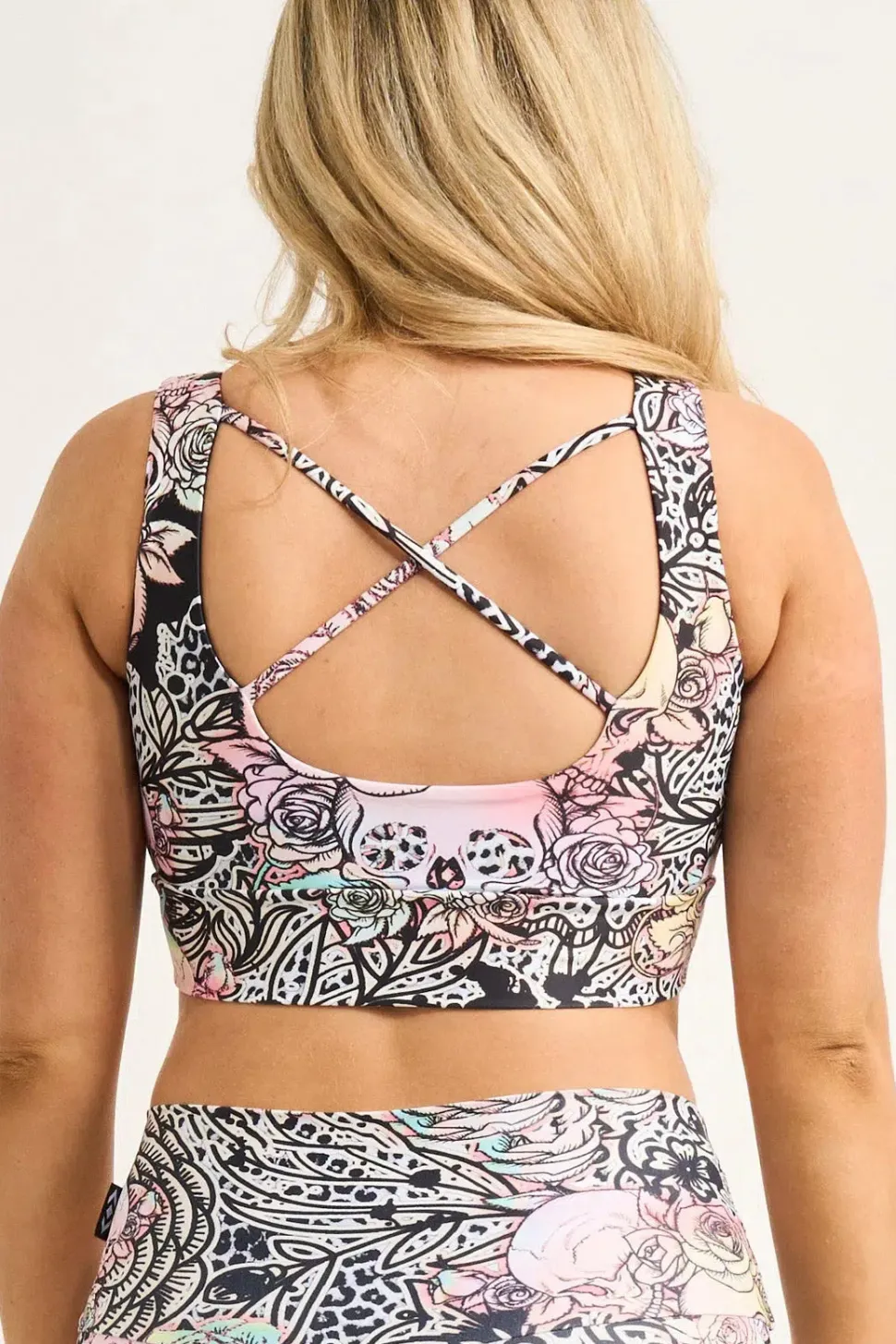 Way Badder Witch Performance - Scoop Neck Comfort Crop Top