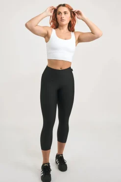 White Body Contouring - Scoop Neck Comfort Crop Top